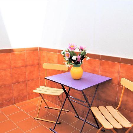 Small Building With 2 Apartments Málaga Exterior foto
