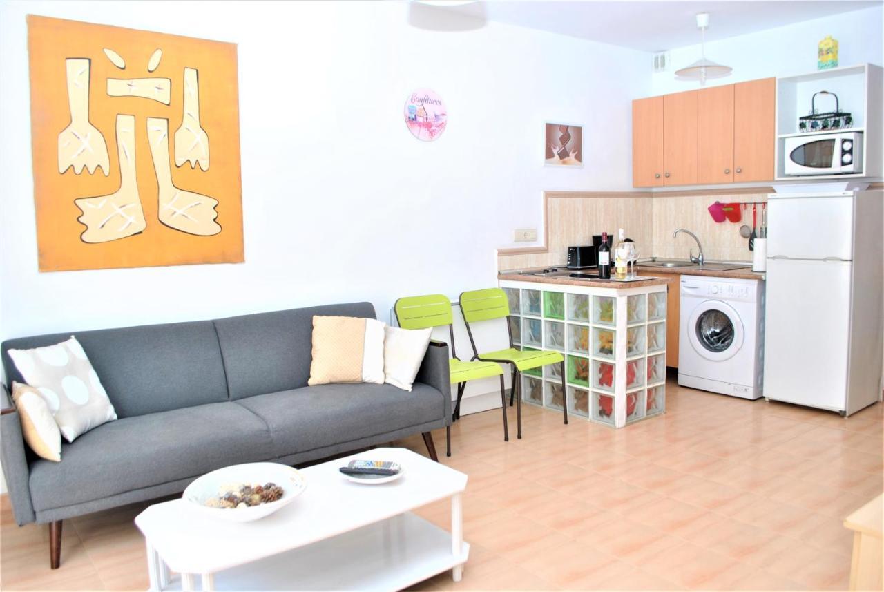 Small Building With 2 Apartments Málaga Exterior foto