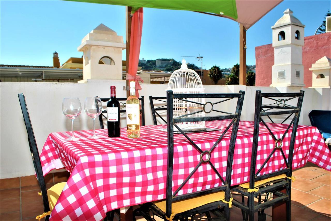Small Building With 2 Apartments Málaga Exterior foto