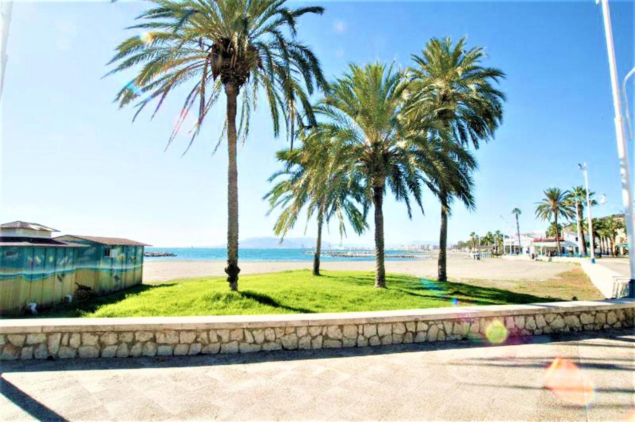 Small Building With 2 Apartments Málaga Exterior foto