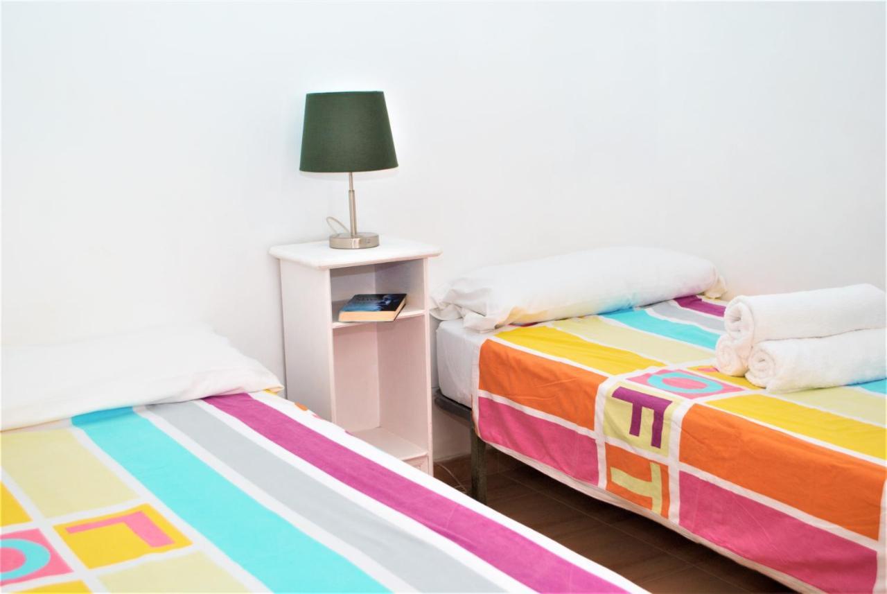 Small Building With 2 Apartments Málaga Exterior foto