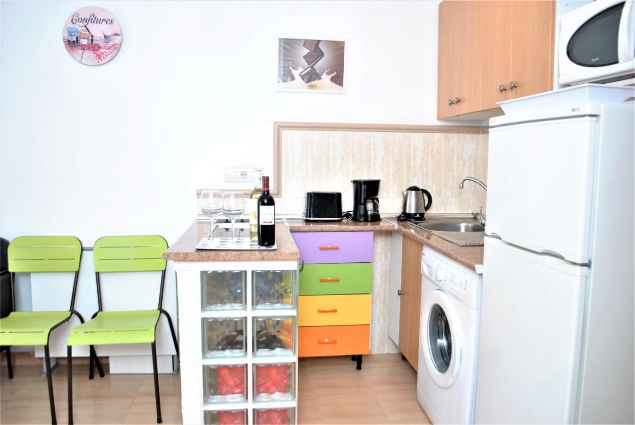 Small Building With 2 Apartments Málaga Exterior foto