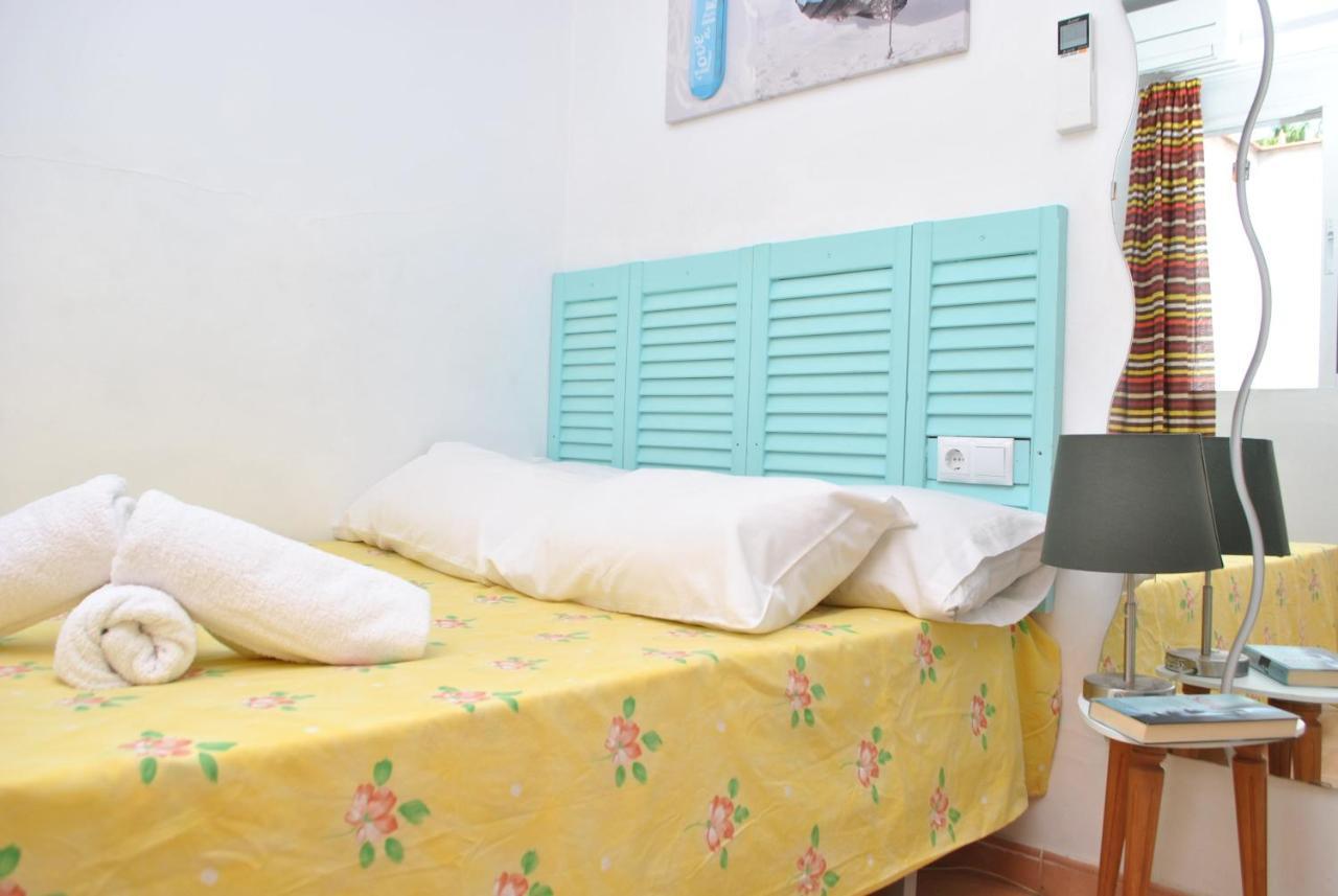 Small Building With 2 Apartments Málaga Exterior foto